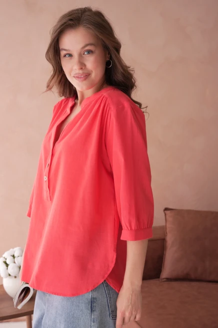 V Yaka Düğme Detaylı Dokuma Bluz