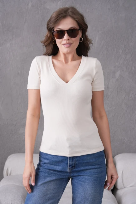 V Yaka Likralı Slim Fit Basic T-Shirt