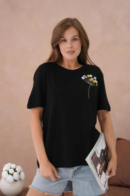 Nakış İşlemeli Kısa Kol Basic T-Shirt