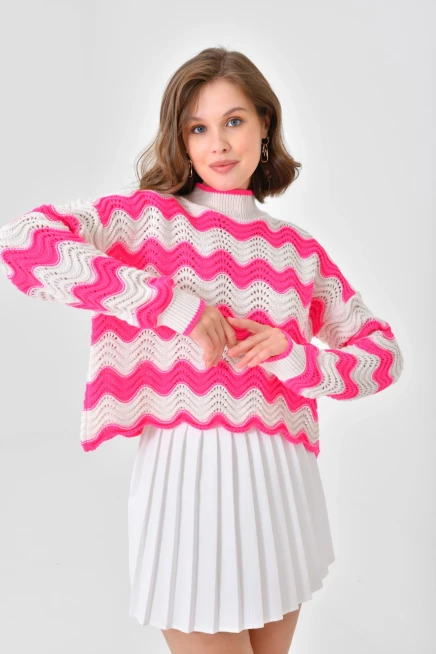 Örgü Detaylı Dik Yaka Triko Kazak