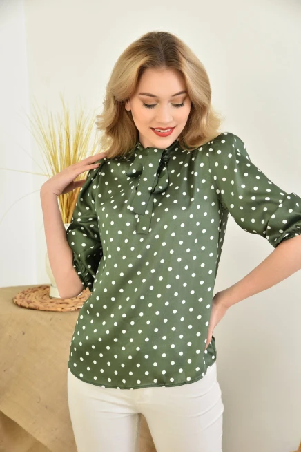 Uzun Kol Bağlama Detaylı Saten Bluz