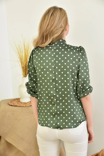 Uzun Kol Bağlama Detaylı Saten Bluz