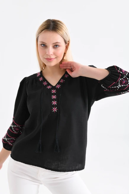 Kadın V Yaka Nakış Bağlama Detaylı Salaş Bluz