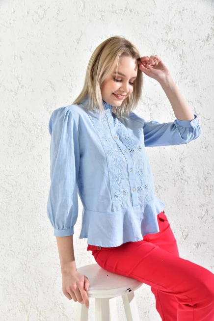 Kadın Bebe Mavi Yakası Fırfırlı Düğme Detaylı Nakış İşlemeli Bluz