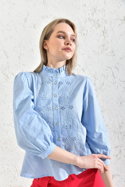 Kadın Bebe Mavi Yakası Fırfırlı Düğme Detaylı Nakış İşlemeli Bluz