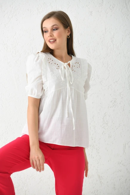 Nakış Detylı Volanlı Dokuma Yazlık Bluz