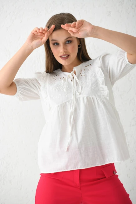 Nakış Detylı Volanlı Dokuma Yazlık Bluz