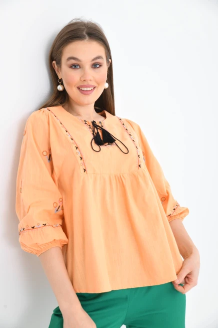 Nakış Detaylı Dokuma Bluz