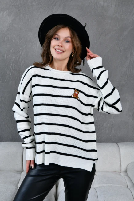 Kadın Bisiklet Yaka Nakış Detay Çizgili Oversize Triko Kazak