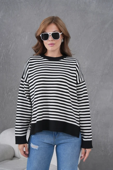 Kadın Bisiklet Yaka Nakış Detay Yırtmaçlı Oversize Çizgili Triko Kazak