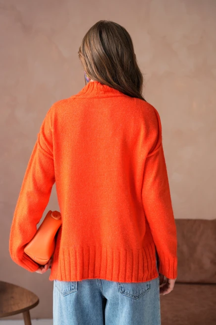 Kadın Dik Yaka Nakış Detay Yırtmaçlı Triko Kazak