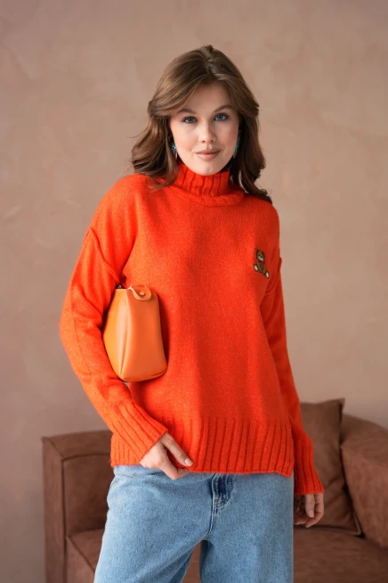 Kadın Dik Yaka Nakış Detay Yırtmaçlı Triko Kazak