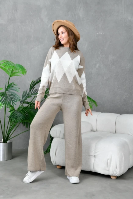 Kadın Açık Vizon Bisiklet Yaka Baklava Desenli Kazak Pantolon Triko Alt-Üst Takım