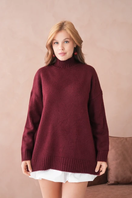 Kadın Yarım Balıkçı Yaka Yırtmaçlı Oversize Triko Kazak