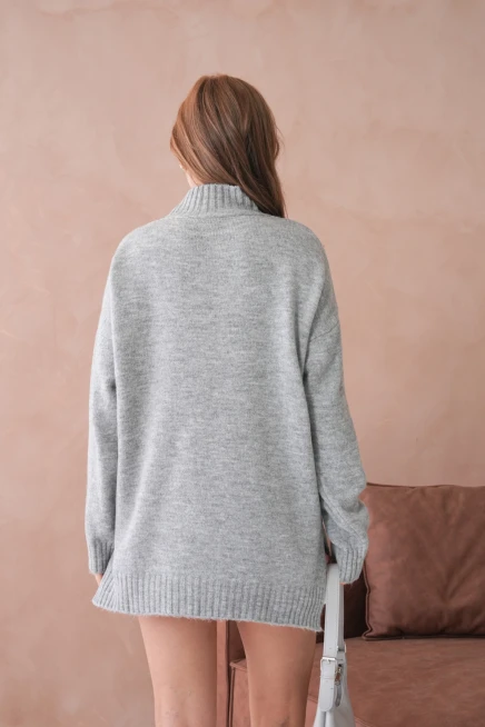 Kadın Yarım Balıkçı Yaka Yırtmaçlı Oversize Triko Kazak