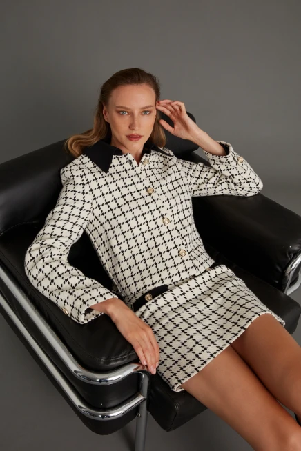 Kadın Beyaz Garni Detay Kısa Etek Polo Yaka Ceket Takım