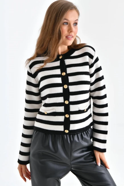 Siyah Beyaz Çizgili Triko Hırka