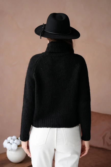 Kadın Balıkçı Yaka Nakış Detaylı Yumuşak Dokulu Kaşkorse Triko Kazak