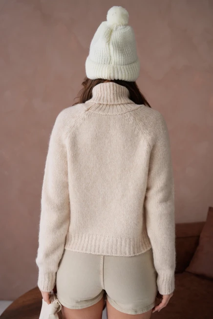 Kadın Balıkçı Yaka Nakış Detaylı Yumuşak Dokulu Kaşkorse Triko Kazak