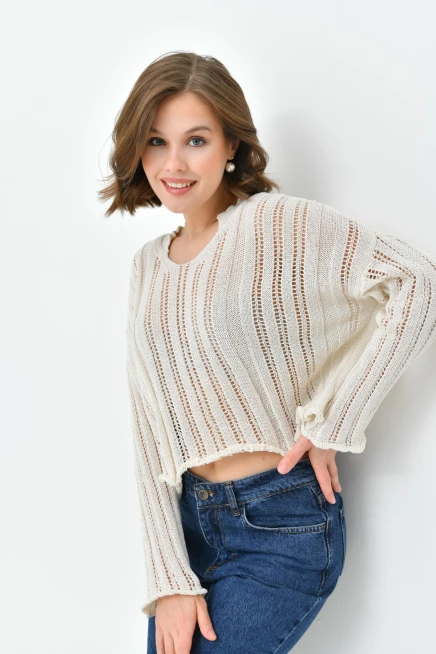 Kadın Dik Yaka Örgü Detaylı Crop Triko Kazak