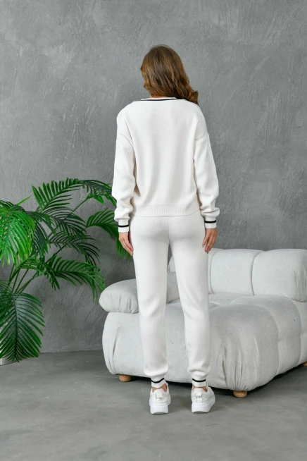 Kadın V Yak Nakış İşlemeli Kazak Pantolon Triko Alt-Üst Takım