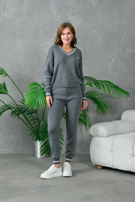 Kadın V Yak Nakış İşlemeli Kazak Pantolon Triko Alt-Üst Takım