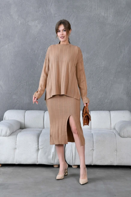 Kadın Bisiklet Yaka Yırtmaçlı Kazak Etek İkili Triko Takım