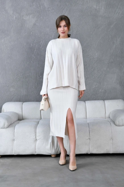 Kadın Bisiklet Yaka Yırtmaçlı Kazak Etek İkili Triko Takım