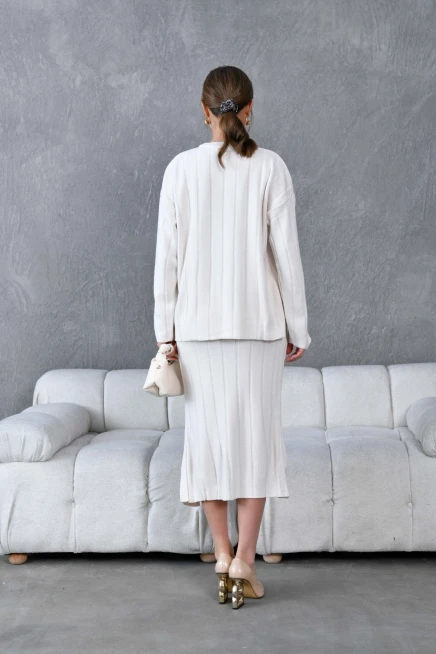 Kadın Bisiklet Yaka Yırtmaçlı Kazak Etek İkili Triko Takım