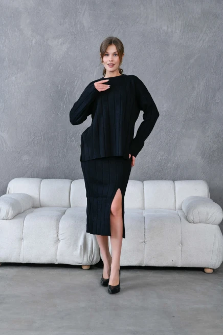 Kadın Bisiklet Yaka Yırtmaçlı Kazak Etek İkili Triko Takım