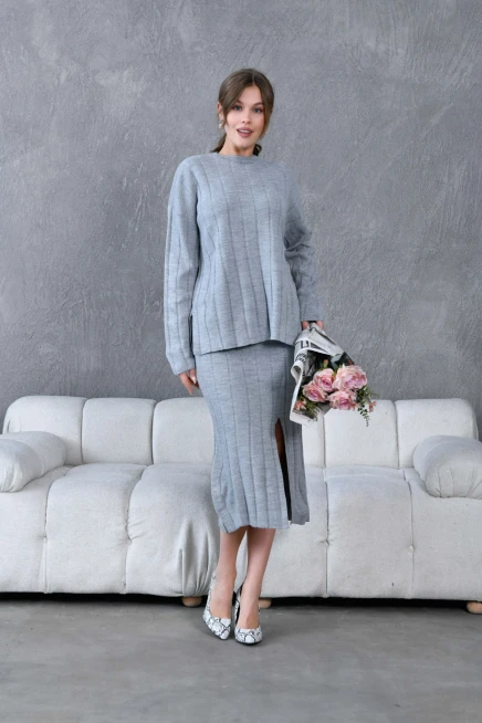 Kadın Bisiklet Yaka Yırtmaçlı Kazak Etek İkili Triko Takım