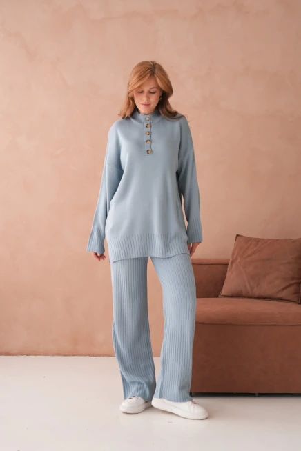 Kadın Dik Yaka Düğme Detay Yırtmaçlı Salaş Kazak Pantolon İkili Triko Takım