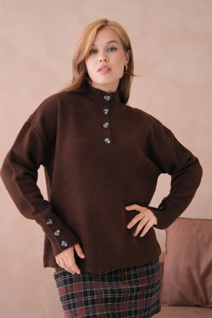 Kadın Dik Yaka Kolları Düğme Detaylı Yumuşak Dokulu Şardonlu Triko Kazak