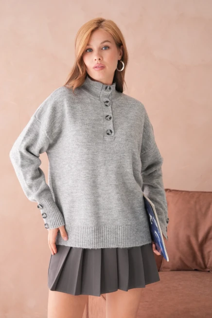 Kadın Dik Yaka Kolları Düğme Detaylı Yumuşak Dokulu Şardonlu Triko Kazak