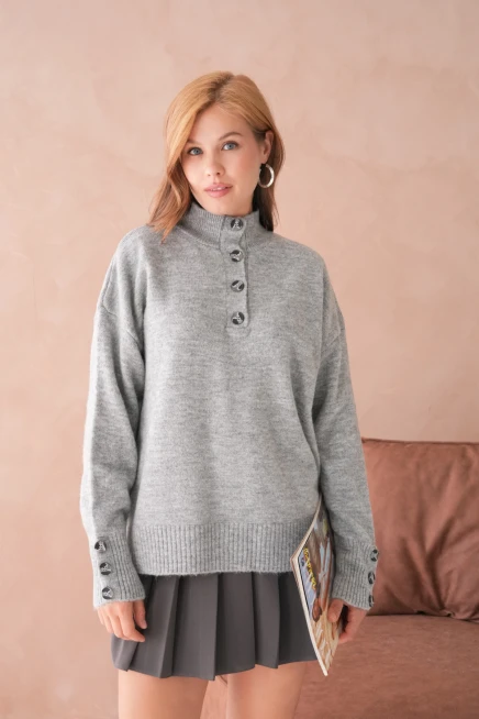 Kadın Dik Yaka Kolları Düğme Detaylı Yumuşak Dokulu Şardonlu Triko Kazak