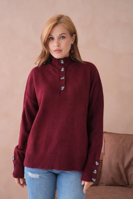 Kadın Dik Yaka Kolları Düğme Detaylı Yumuşak Dokulu Şardonlu Triko Kazak