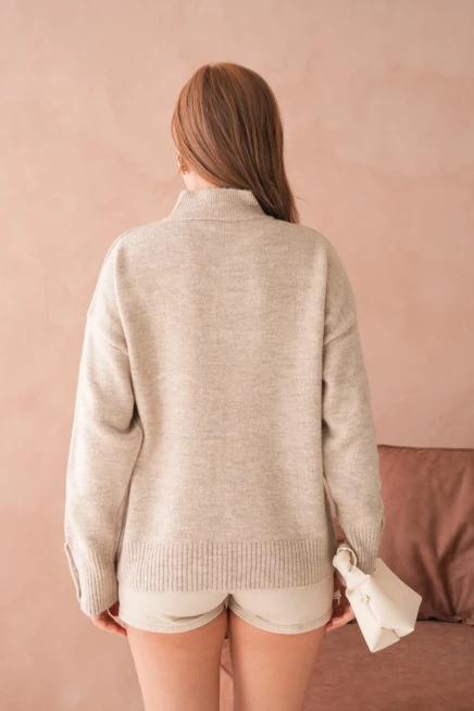 Kadın Dik Yaka Kolları Düğme Detaylı Yumuşak Dokulu Şardonlu Triko Kazak