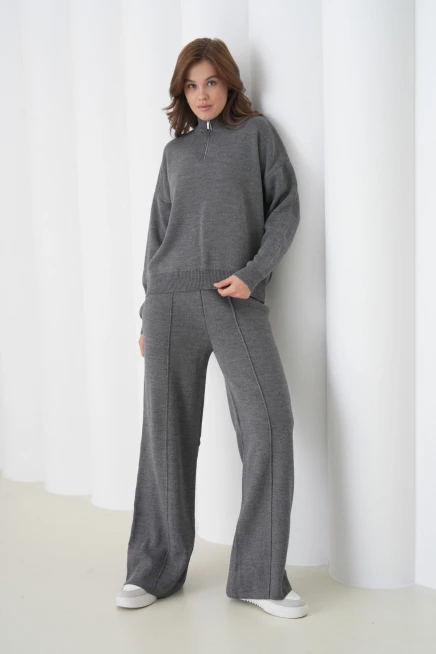 Kadın Dik Yaka Yarım Pat Fermuar Yırtmaçlı Kazak Pantolon İkili Triko Takım