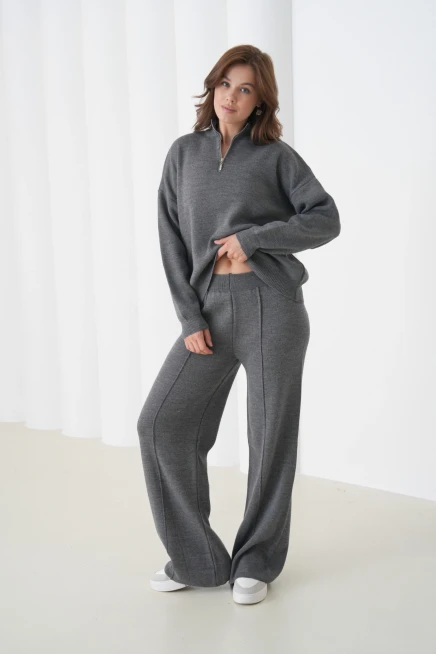 Kadın Dik Yaka Yarım Pat Fermuar Yırtmaçlı Kazak Pantolon İkili Triko Takım