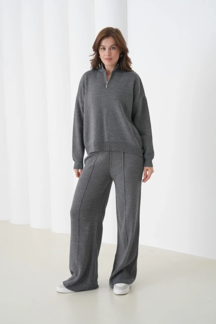 Kadın Dik Yaka Yarım Pat Fermuar Yırtmaçlı Kazak Pantolon İkili Triko Takım