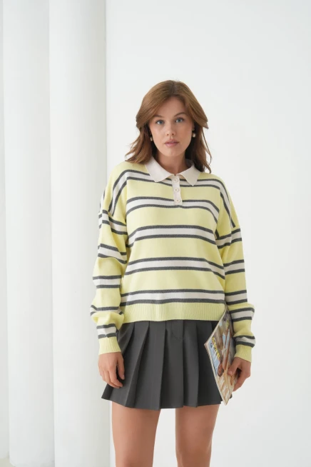 Kadın Polo Yaka Çizgili Yumuşak Dokulu Oversize Triko Kazak 