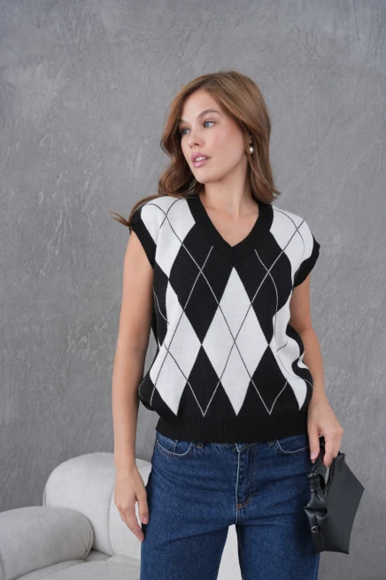 Kadın V Yaka Baklava Desenli Triko Sweater