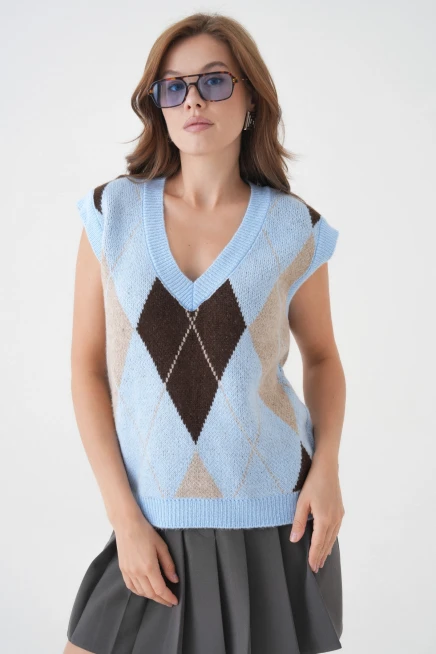 Kadın V Yaka Desenli Yumuşak Dokulu Triko Sweater