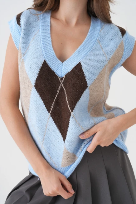 Kadın V Yaka Desenli Yumuşak Dokulu Triko Sweater