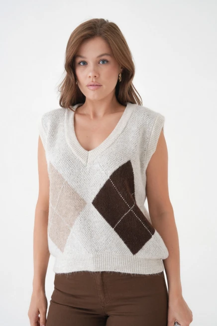 Kadın V Yaka Desenli Yumuşak Dokulu Triko Sweater