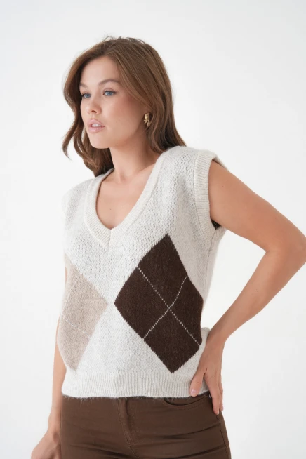 Kadın V Yaka Desenli Yumuşak Dokulu Triko Sweater