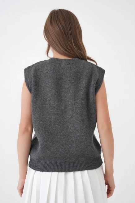 Kadın V Yaka Desenli Yumuşak Dokulu Triko Sweater