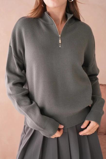 Kadın Yarım Balıkçı Yaka Fermuar Detay Oversize Triko Kazak