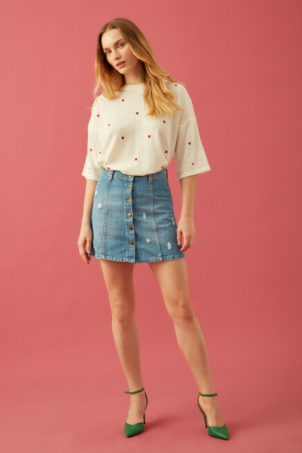 Kalp Nakışlı Düşük Kol Oversize Triko Kazak