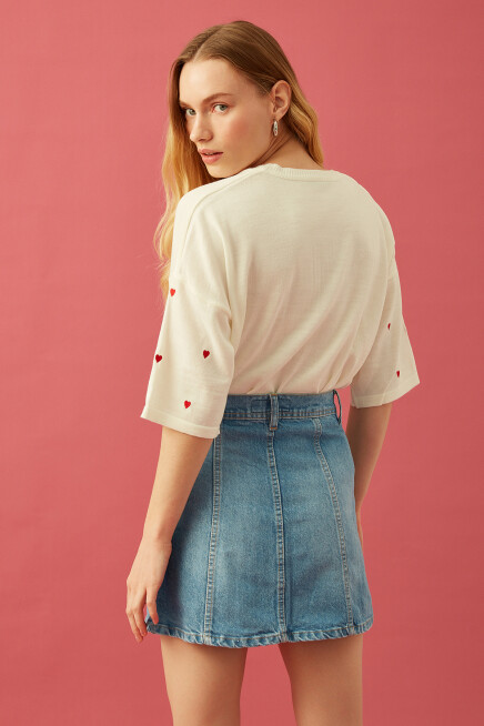 Kalp Nakışlı Düşük Kol Oversize Triko Kazak